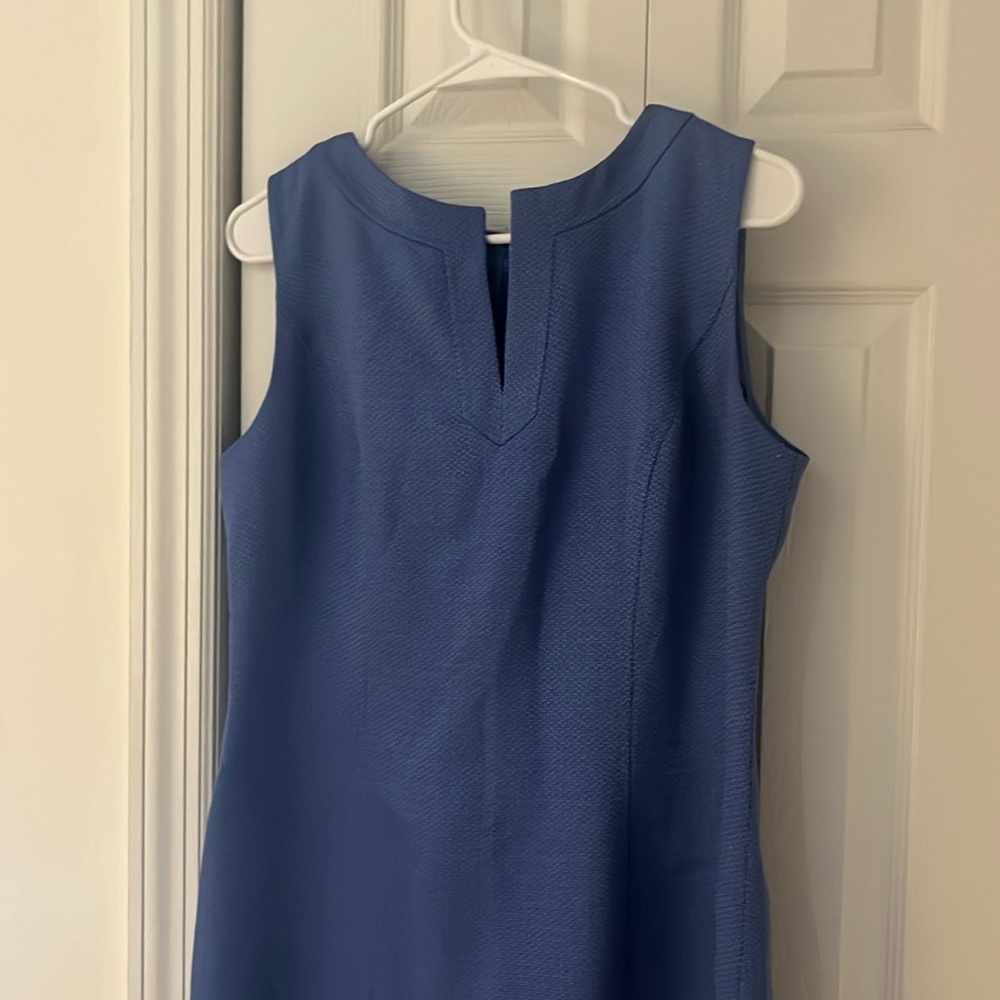 Textured sleeveless blue dress